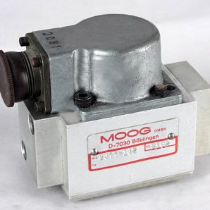 MOOG 773A-553 SERVO